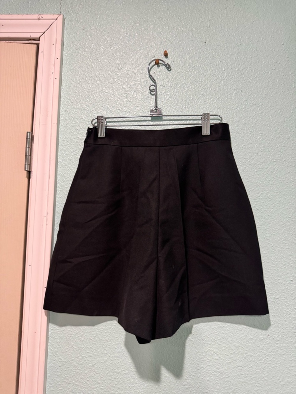 Sandro Black Tailored High-Waist Shorts - Picture 3 of 3